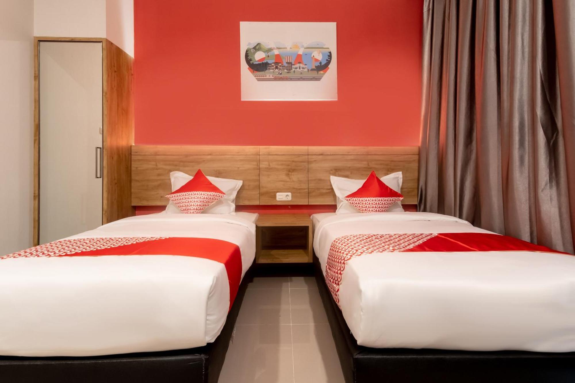 Oyo 3159 Festive Inn Medan Exterior photo