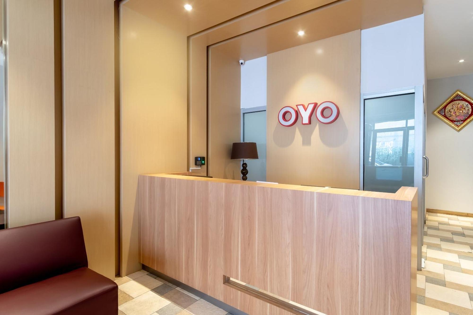 Oyo 3159 Festive Inn Medan Exterior photo