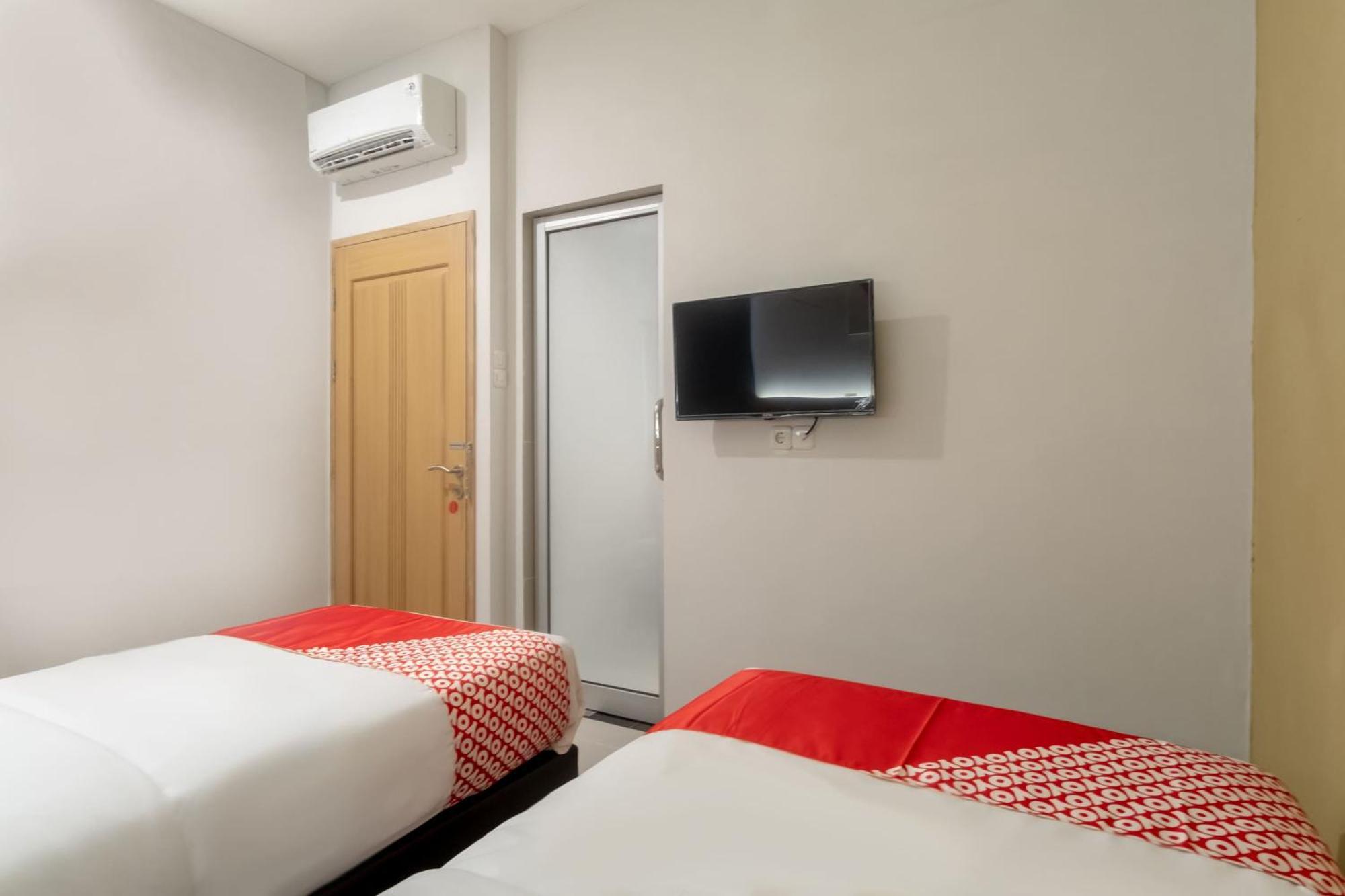 Oyo 3159 Festive Inn Medan Exterior photo
