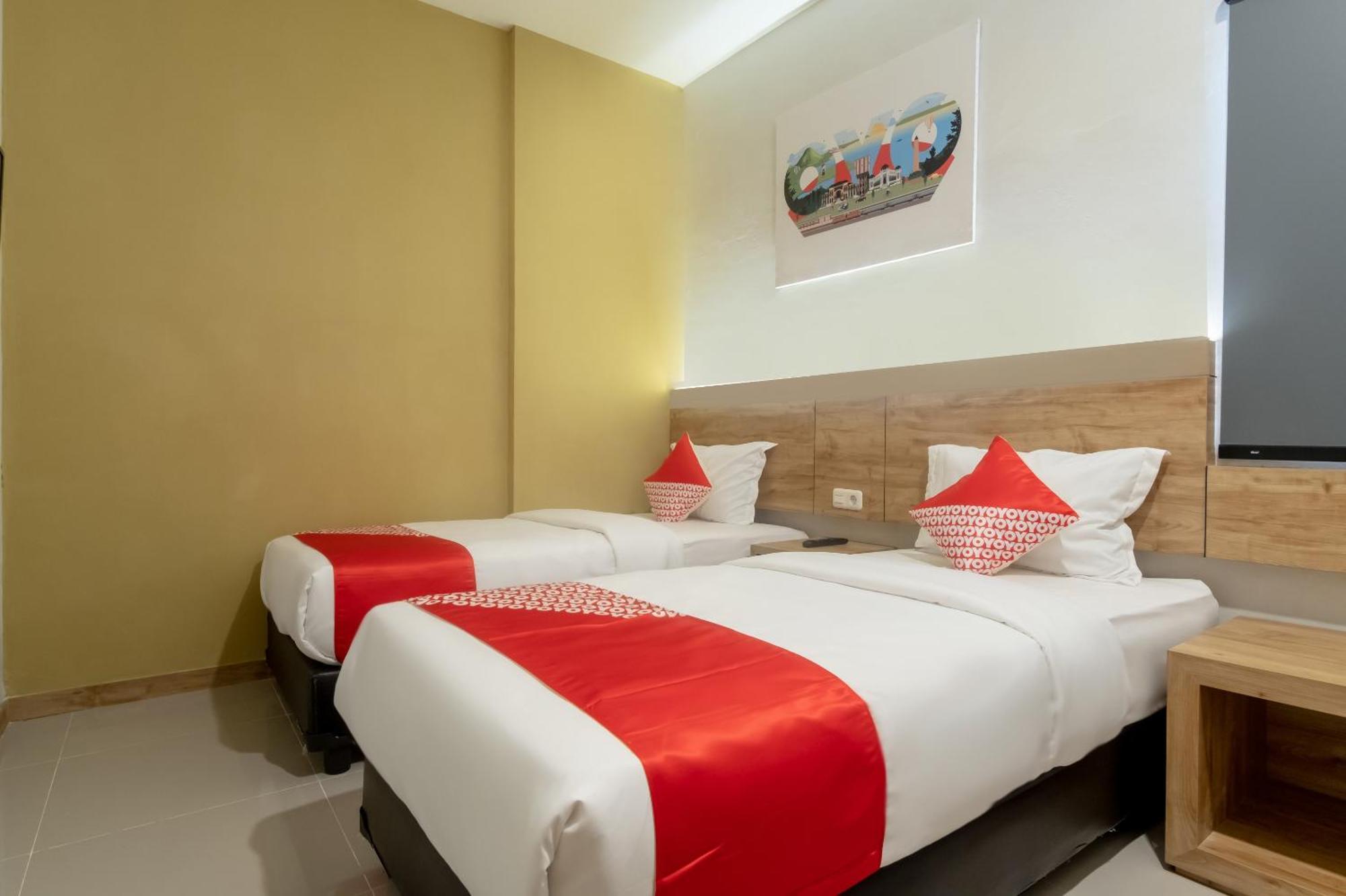 Oyo 3159 Festive Inn Medan Exterior photo
