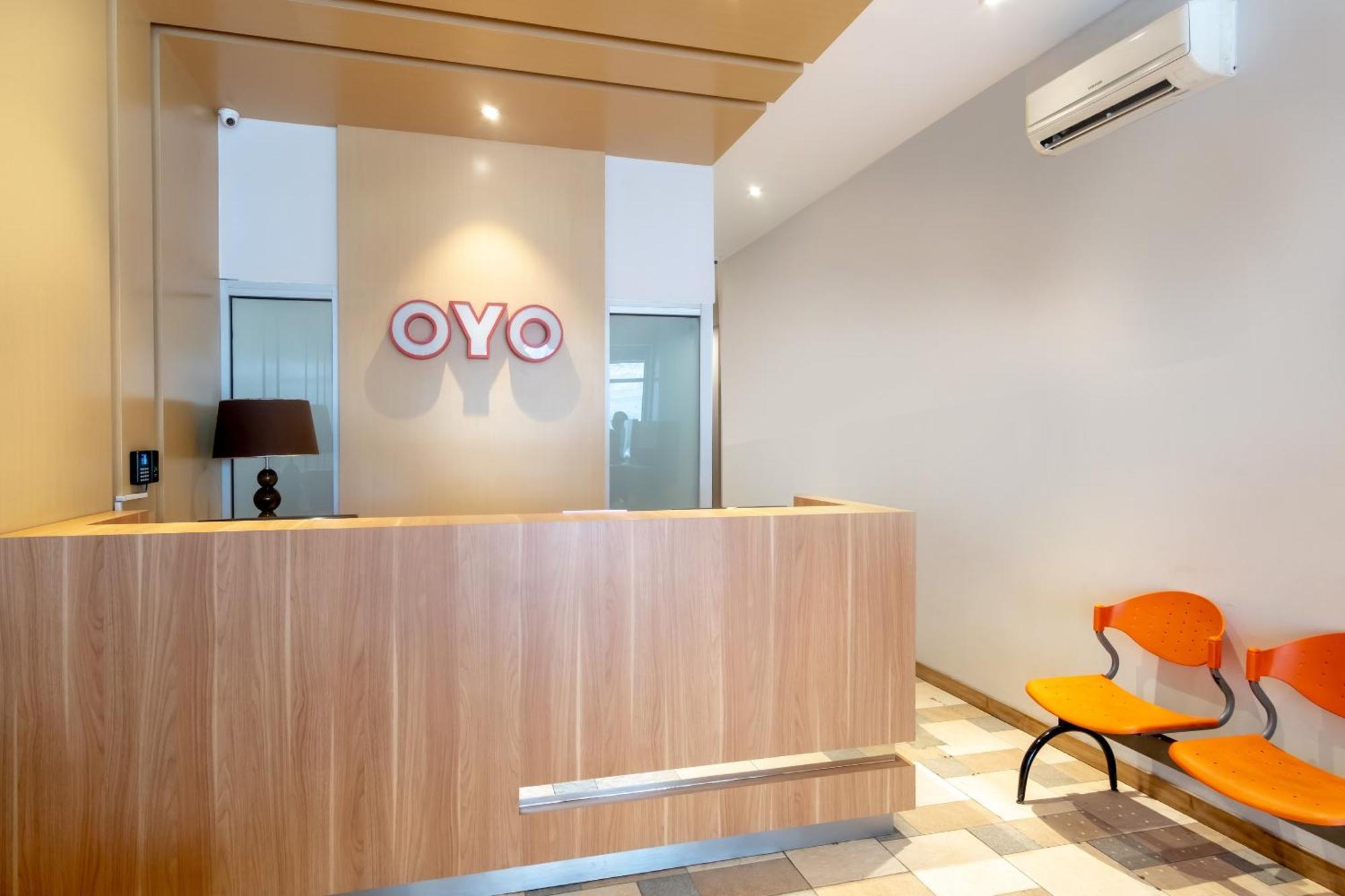 Oyo 3159 Festive Inn Medan Exterior photo
