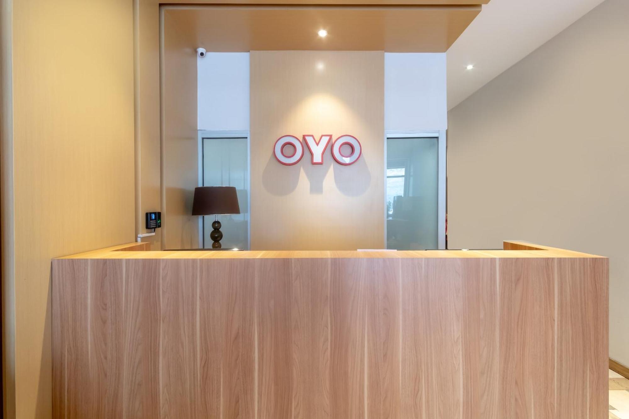 Oyo 3159 Festive Inn Medan Exterior photo