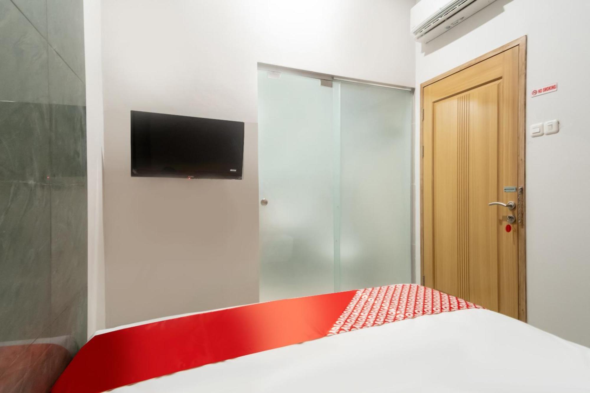 Oyo 3159 Festive Inn Medan Exterior photo