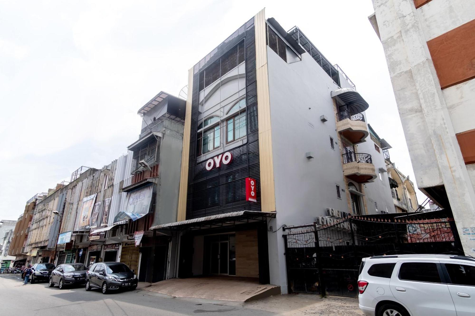 Oyo 3159 Festive Inn Medan Exterior photo