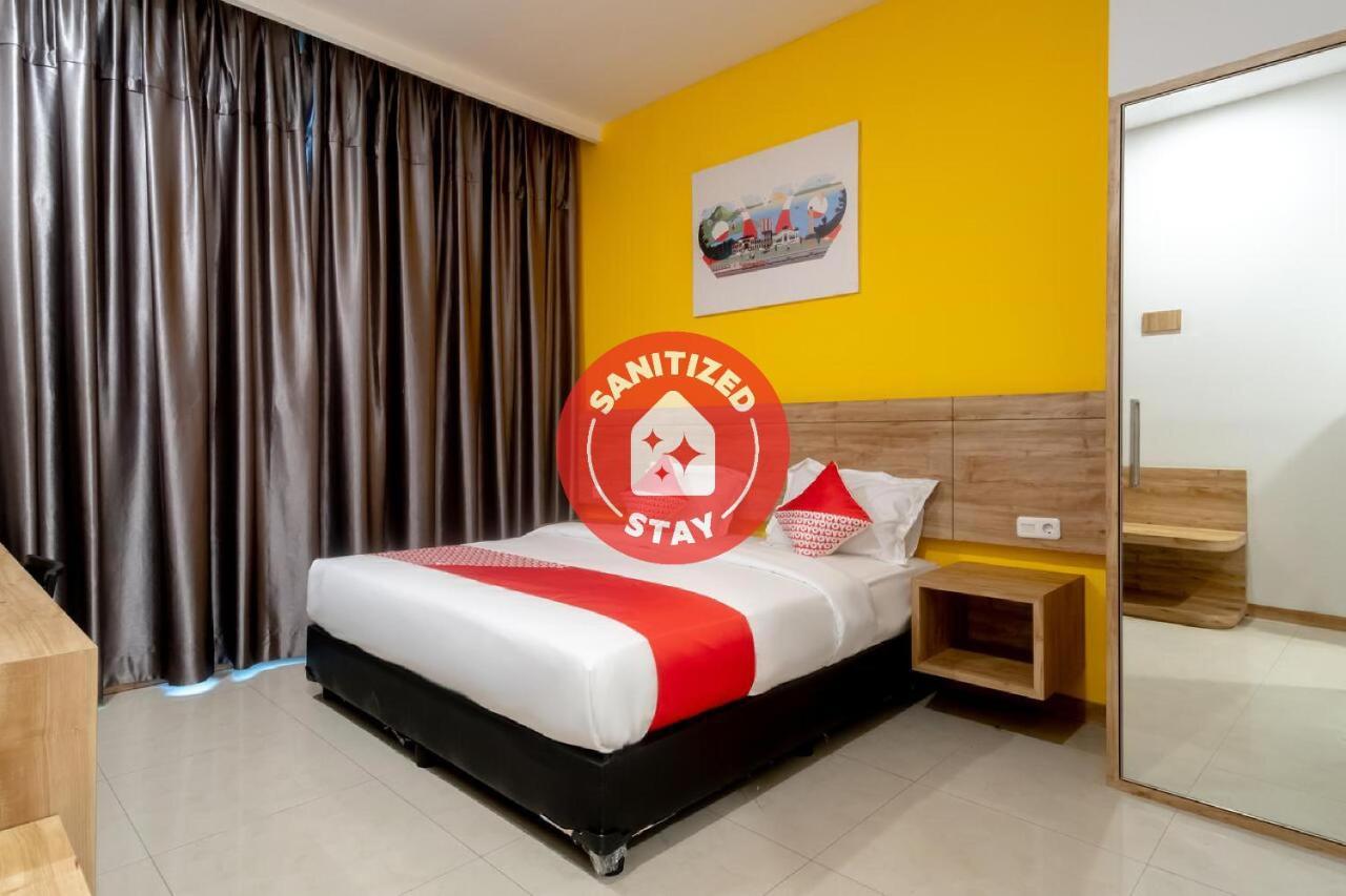 Oyo 3159 Festive Inn Medan Exterior photo
